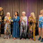Modellid kandmas Eesti disaini rõivaid koos Mandala ILU loodud Maladega
