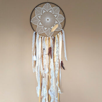 Boho unenäopüüdja heledates toonides pitsi ja sulgedega. Mandala ILU käsitöö