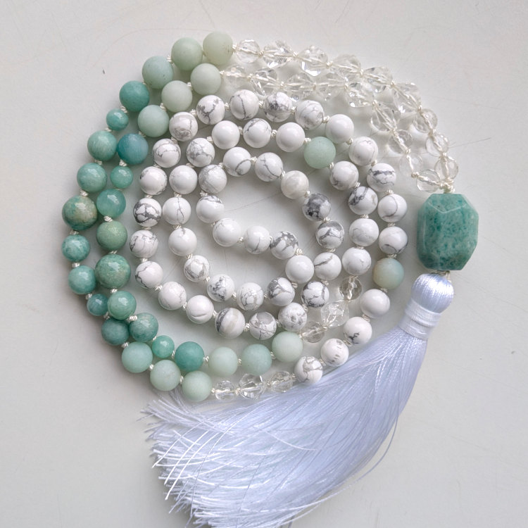 Särava Rahu MALA palvehelmed Mandala ILU loodud Hauliidi Amasoniidi ja Mäekristalli kristallidega.