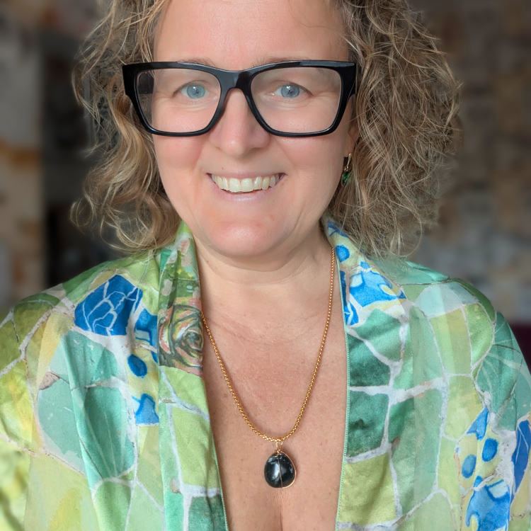 SammalAhhaadi ripats valgel taustal, Mandala ILU käsitööehe