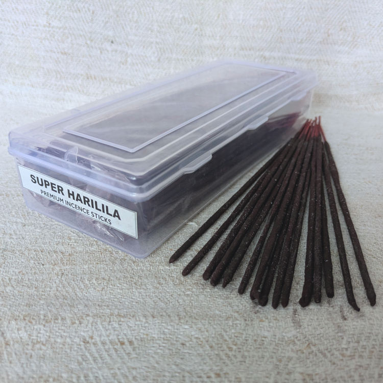 HARILILA viiruk Mandala ILU tootevalikus. Pühitsetud looduslikud viirukid otse Indiast